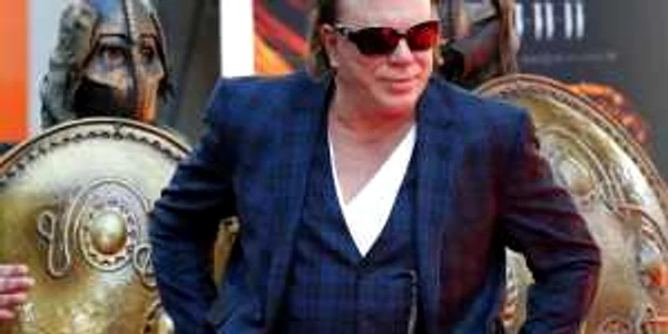 Mickey Rourke: îmi place stilul lui Bute