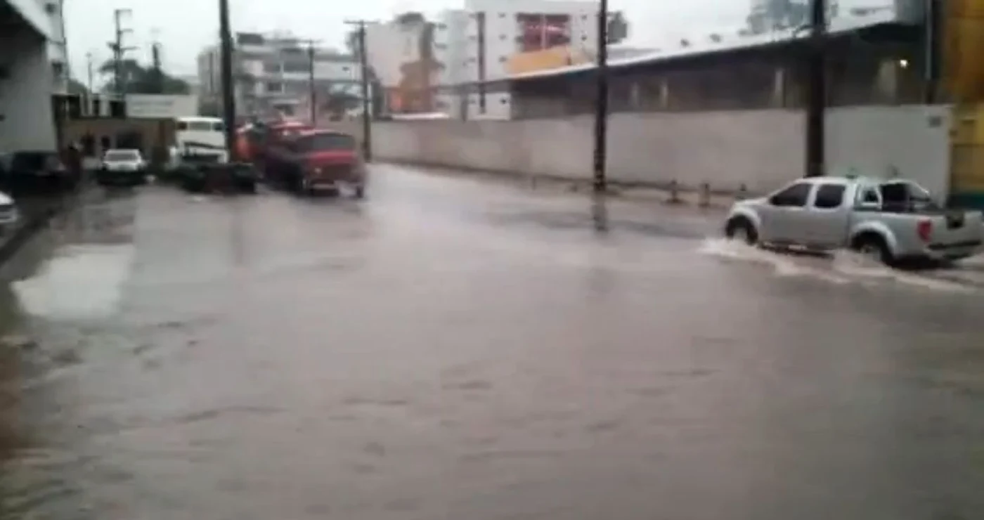 
    Aşa arătau azi străzile din Recife  
