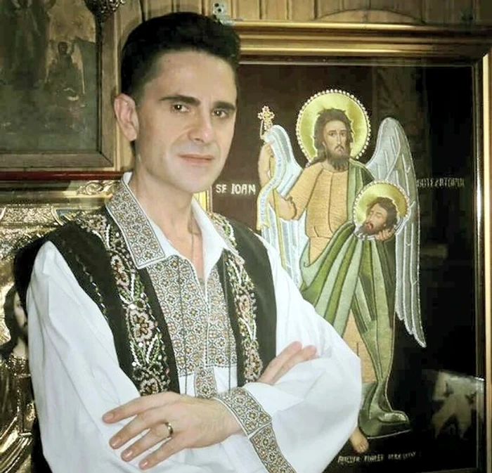 
    Aurelian Preda a fost înmormântat într-un sicriu de mahon cu capacul de argintfoto: arhiva Click!  