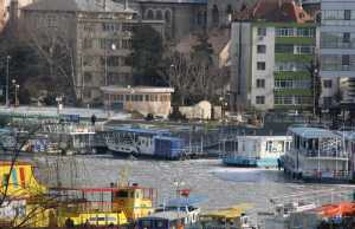 În portul turistic doar zona Delta este blocată