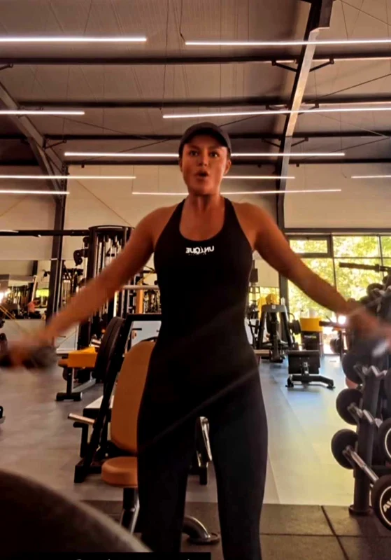 Claudia Iosif merge la sală. Sursă: Instagram