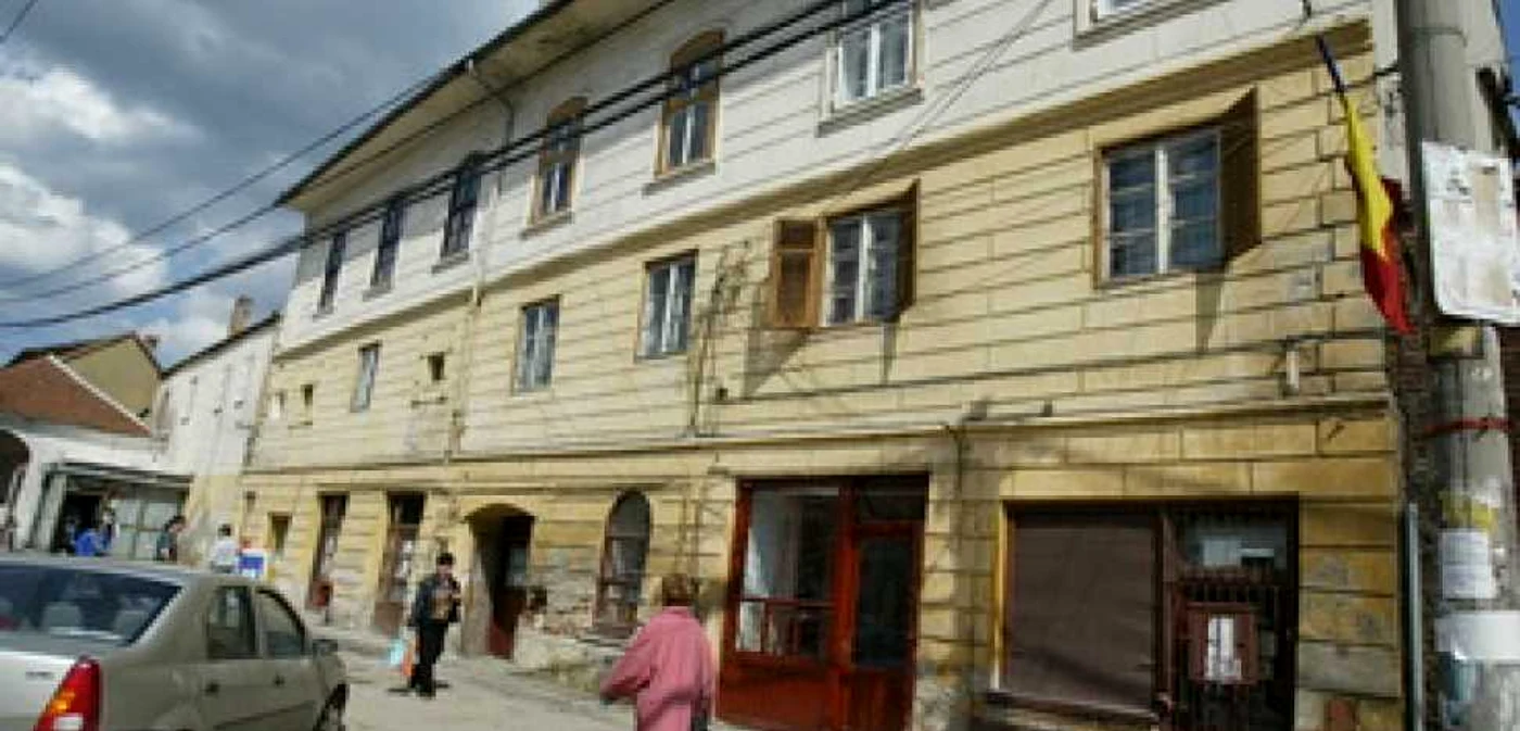 Sibiu: Prins de Poliţie după ce a fugit cu un lanţ de aur ce valora 2800 de lei