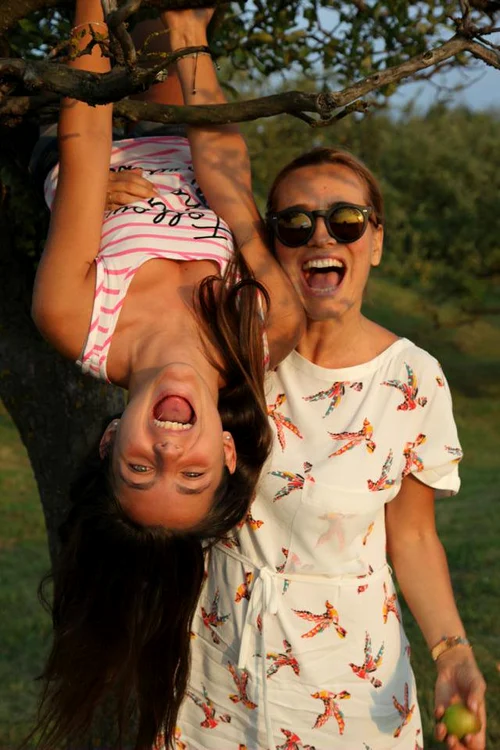 Andreea Esca se distrează împreună cu fiica ei, Alexia