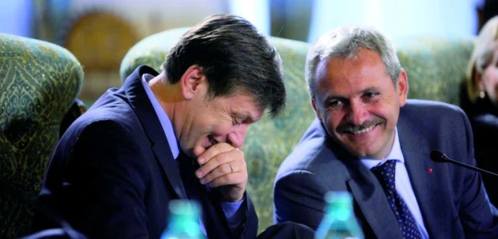 Crin Antonescu şi Liviu Dragnea nu-şi mai vorbesc, dar mai păstrează ceva în comun, indolenţa. FOTO Răzvan Chiriţă/ Mediafax