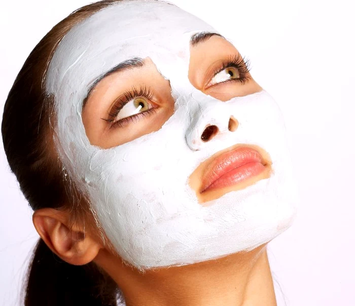 Bicarbonatul de sodiu poate să redea vitalitatea pielii, să prevină şi să lupte împotriva acneei.