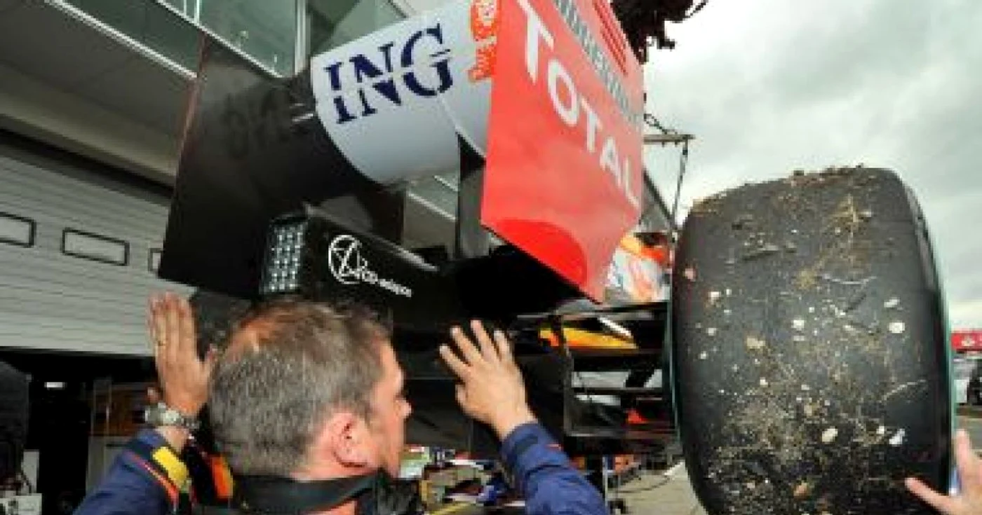 FORMULA 1: Oficialii Renault, chemaţi la judecată pentru blatul din 2008