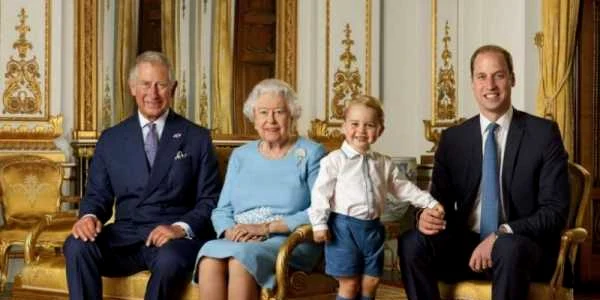 regina elisabeta printul charles ducele de cambridge printul william printul george foto Ranald Mackechnie 2016