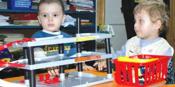Educatoarele de la privat au în grijă maximum 12 copii