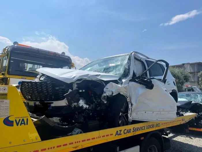 FOTO O eurodeputată și soțul ei, apropiat al lui Meloni, implicați într-un accident rutier în sudul Italiei