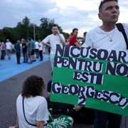 Protest organizat in Piata Victoriei din Bucuresti pentru sustinerea premierului demis si impotriva Partidului Social Democrat, a Liei Savonea si a presedintelui Romaniei, in Bucuresti, 19 iunie 2026.   Inquam Photos / Octav Ganea