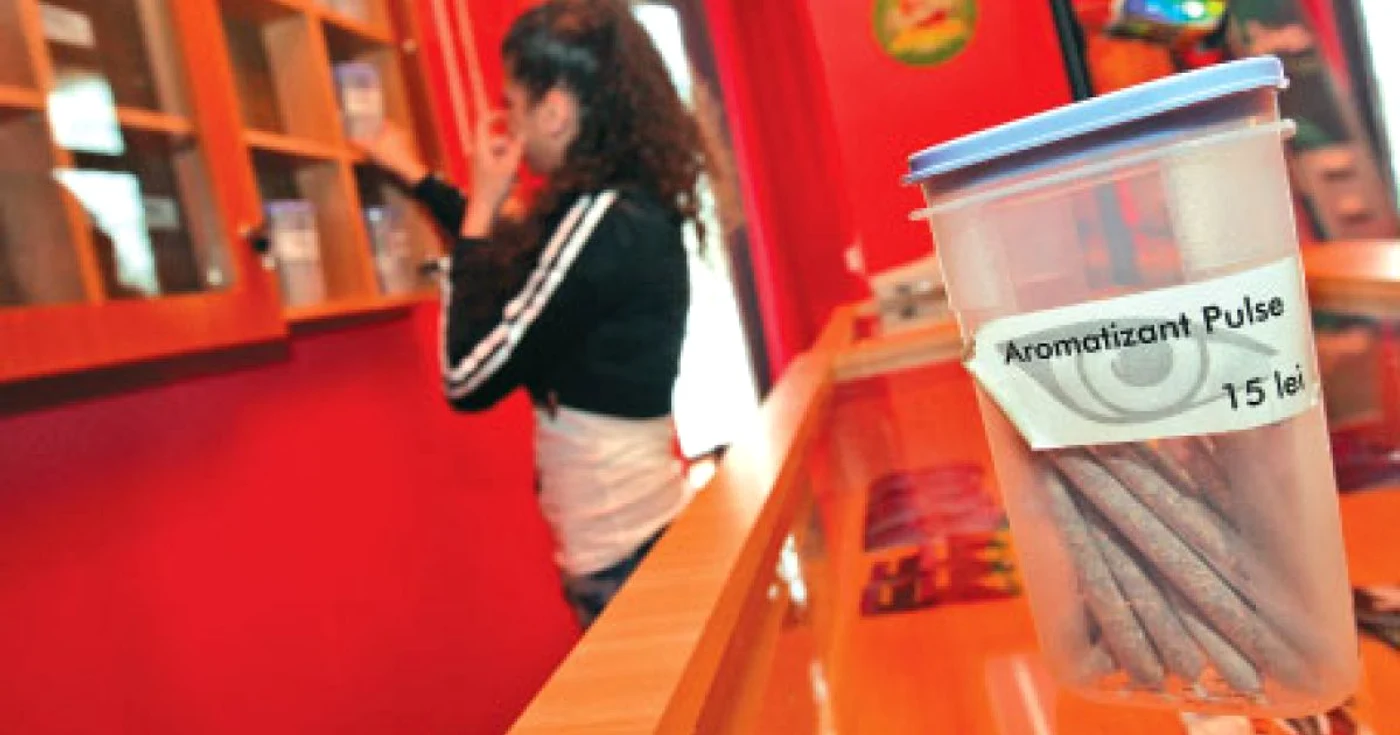 Guvernul a hotărât ieri ca 27 de substanţe şi 9 plante etnobotanice să nu mai poată comercializate