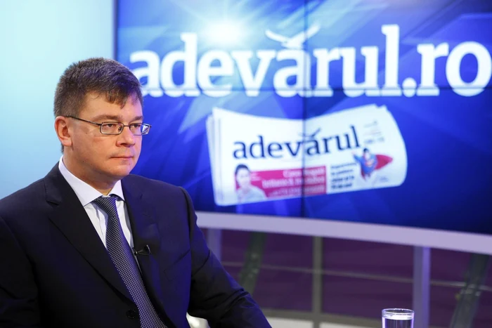 Mihai Răzvan Ungureanu vine în studioul Adevărul Live