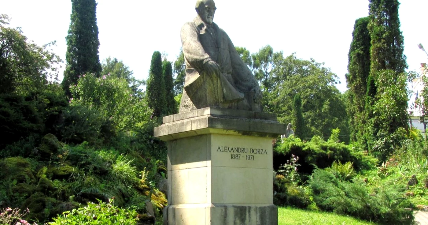 Statuia savantului Alexandru Borza din Grădina Botanică de la Cluj-Napoca