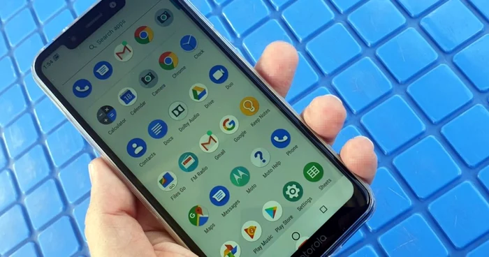 Motorola One FOTO Adrian Pogîngeanu