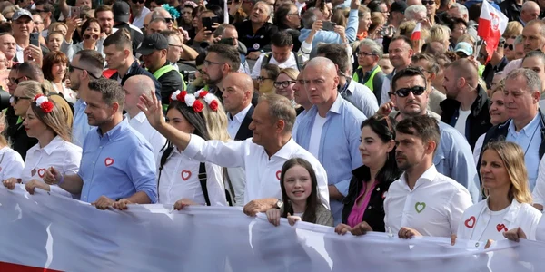 Donald Tusk,  Rafal Trzaskowski la marsul celor un milion de inimi din Varsovia, Polonia 1 oct 2023 Foto EPA EFE