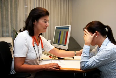 consultatie medic pacient femeie FOTO shutterstock