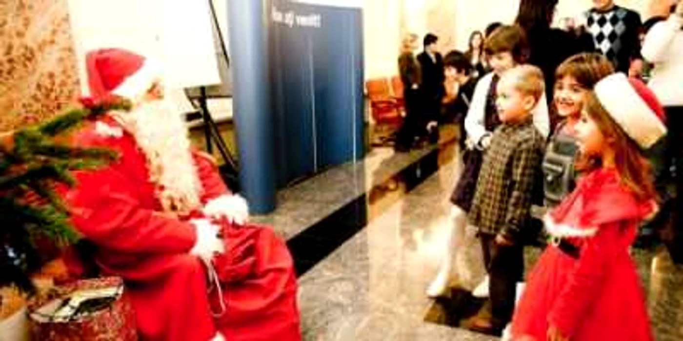 Închirierea unui Moş "de firmă" costă 400 de lei