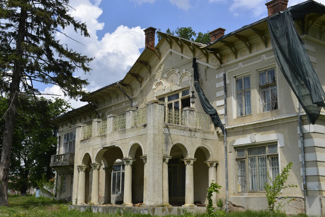 În câțiva ani, conacul va avea o altă „față“ FOTo MonumenteNeamț.ro