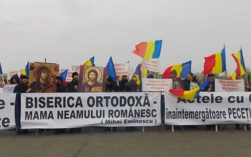 ”Adevăratul motiv din spatele atacului din Siria: Aurul dacilor, petrolul geto dac și tunelurile care leagă Damascul de Roșia Montană.”FOTO: Facebook