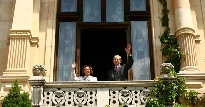 Salut de la balcon FOTO Mediafax / Bogdan Stamantin