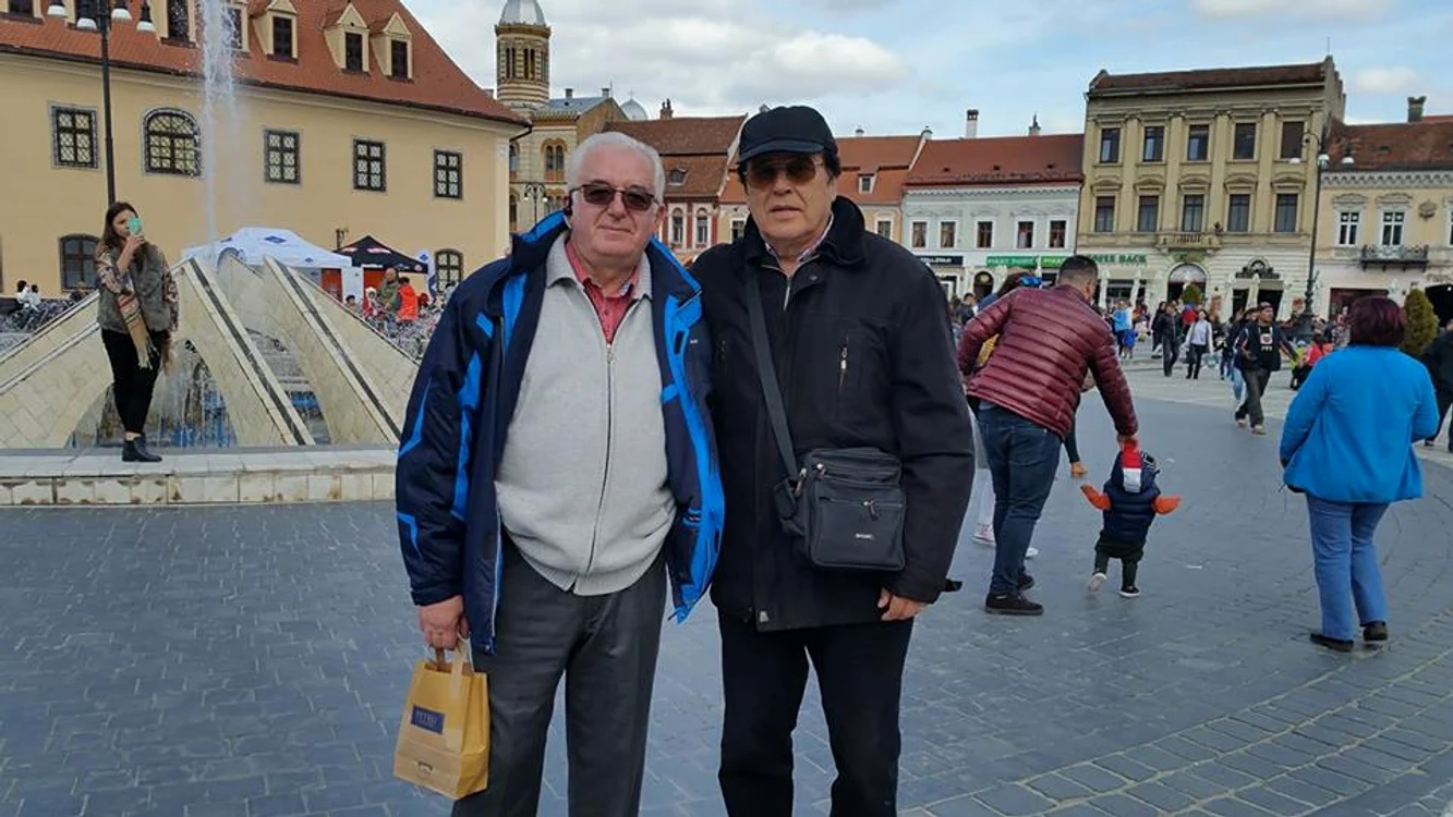Marius Țeicu, în Piața Sfatului din Brașov