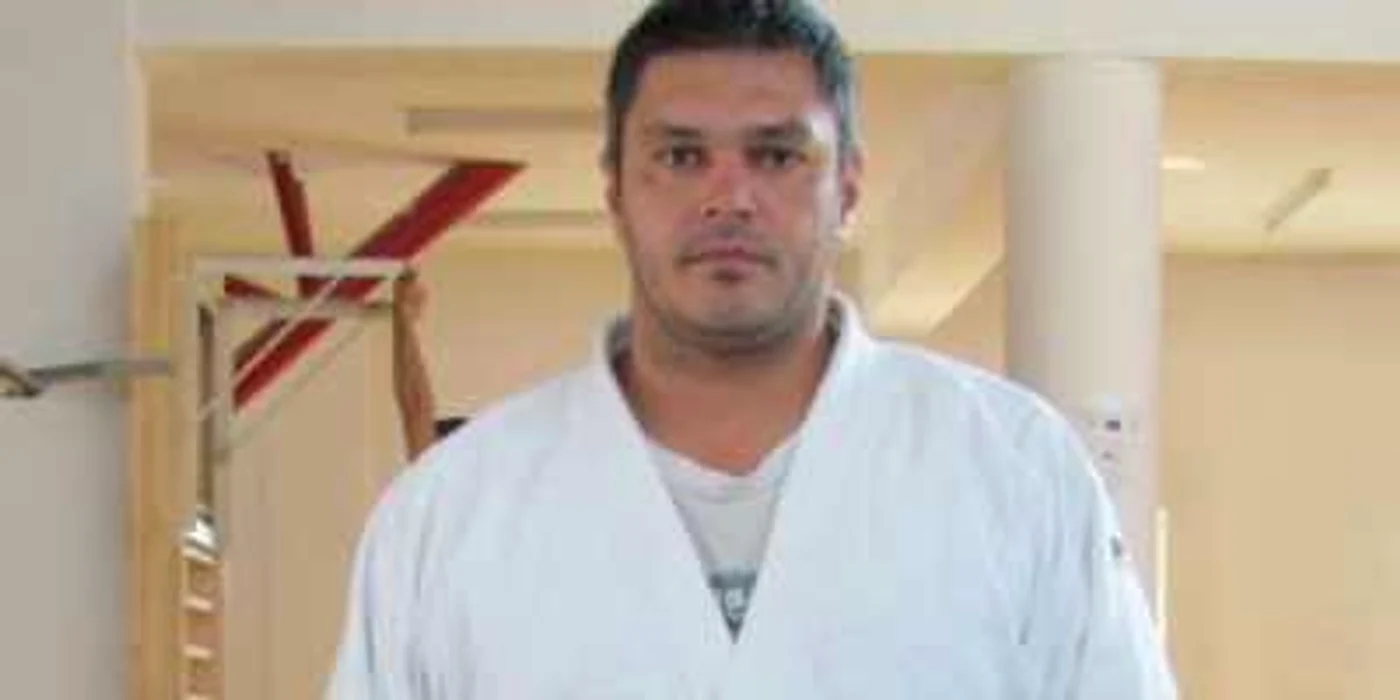Tânărul are o experienţă de 15 ani ca şi sportiv