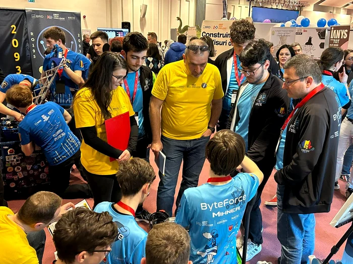 Echipa de robotică de la Galați promovează robotica în rândul adolescenților FOTO ByteForce