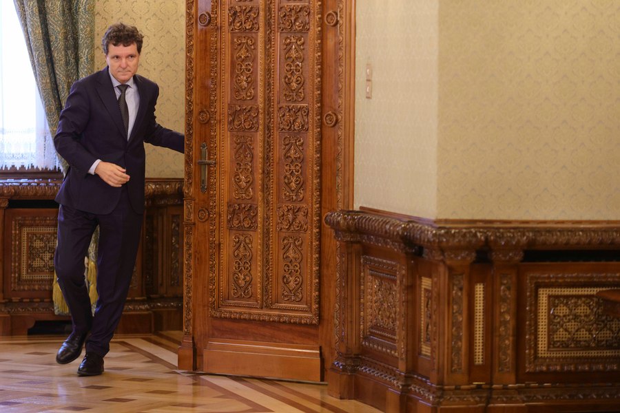 Consultări la Cotroceni. PSD vrea din nou Executivul, Simion amenință cu blocajul, iar Bolojan a intrat la discuții