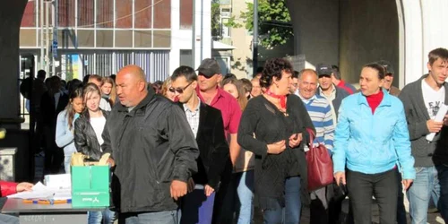 2 400 de vâlceni au încercat să-şi găsească un loc de muncă la bursa pentru absolvenţi