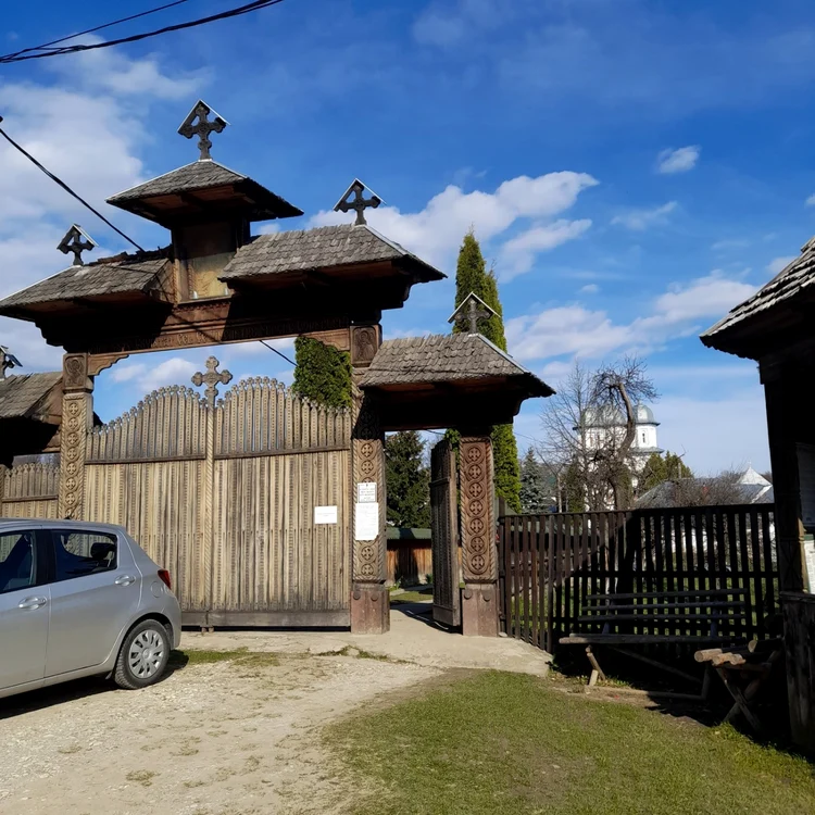 Slănic, Mănăstirea ale cărei începuturi monahale sunt pierdute în veacuri. De ce e supranumită Taborul Argeşului
