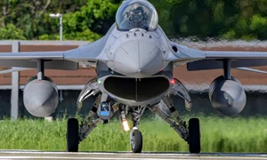 F 16 jpg