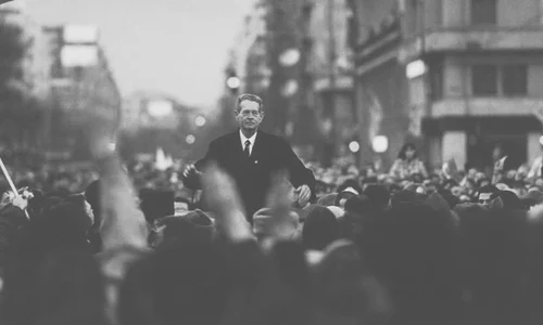 Discursuri antimonarhiste: Regele Mihai în istoriografia comunistă jpeg