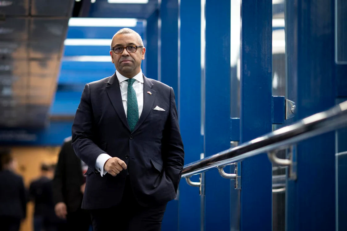 Ministrul britanic de externe James Cleverly scrie că Ucraina are nevoie de mai mult sprijin