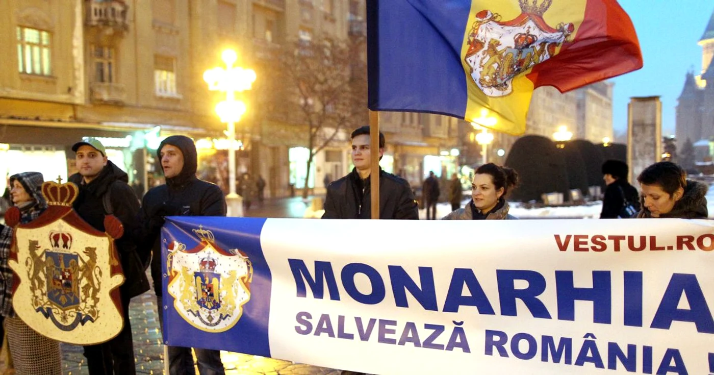 Miting regalist în Piața Operei
