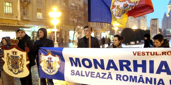 Miting regalist în Piața Operei