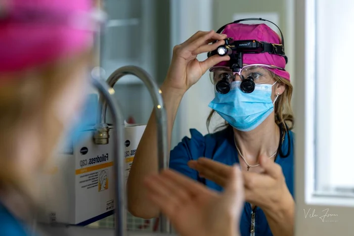 dr. Alina Mȋtcan, medic specialist Chirurgie Plastică, Estetică şi Microchirurgie reconstructivă
