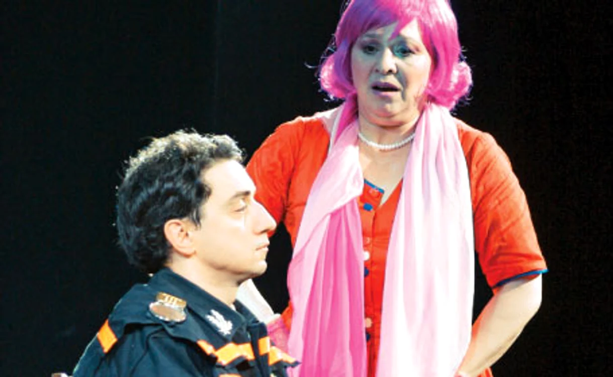 Virginia Mirea şi Dragoş Huluba, în „Cântăreaţa cheală“