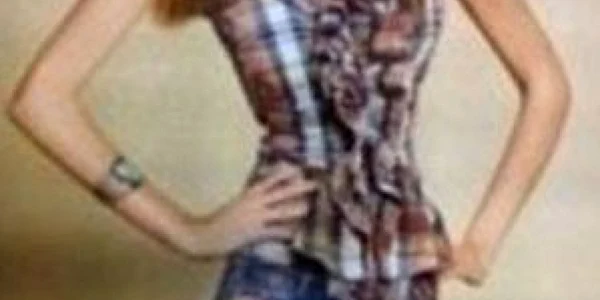 I-au retuşat fotografiile şi I-au făcut şoldurile mai mici decât capul