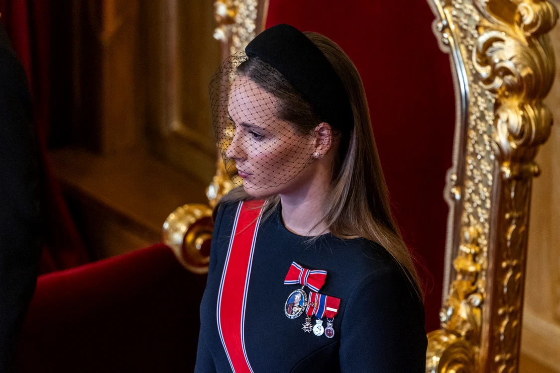 Ea e viitoarea regină a Norvegiei, succesoarea oficială actualului Rege Haakon.