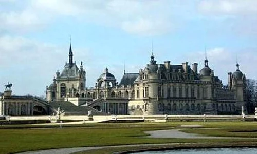 Franţa îşi vinde castelele pentru a şi plăti datoriile jpeg