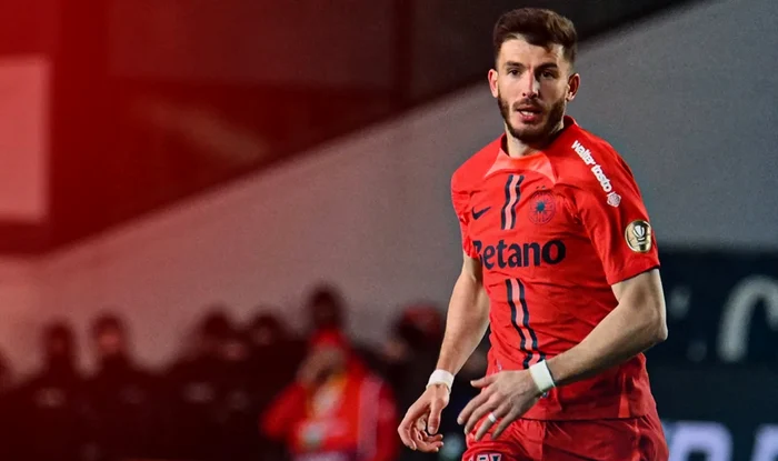 Mihai Popescu este titular la  FCSB    FOTO Facebook FCSB