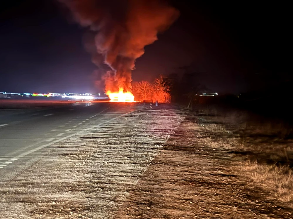 Masina incendiata   Foto Ciprian Mega jpg