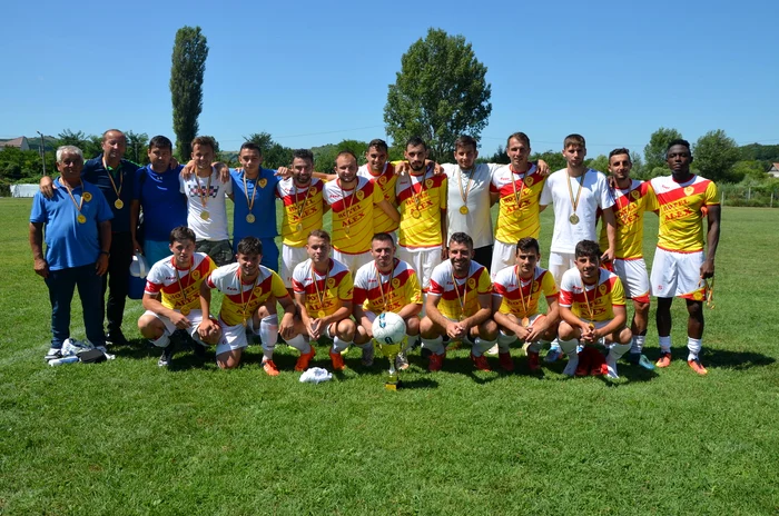 
    Florin Matache, portarul care a calificat-o pe Dinamo în grupele Ligii Europa acum nouă ani, apărând penalty-ul decisiv cu Slovan, este antrenor-jucător la divizionara a treia vâlceanăFoto: Click!  