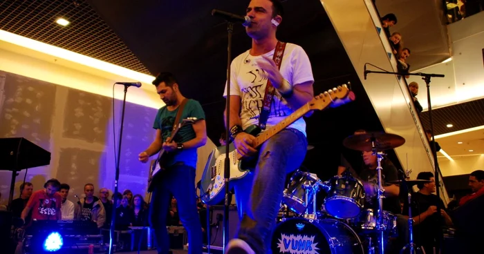 Cei 33 000 euro care vor ajunge la artiştii care concertează de Zilele Imnului Naţional provin din sponsorizări. Foto arhiva Adevarul