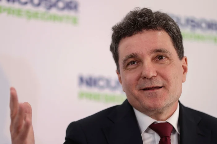 Nicuşor Dan le cere românilor să aleagă raţional. Foto: Inquam/Octav Ganea