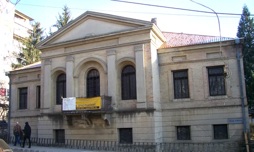 Muzeul Teatrului din Iaşi jpeg
