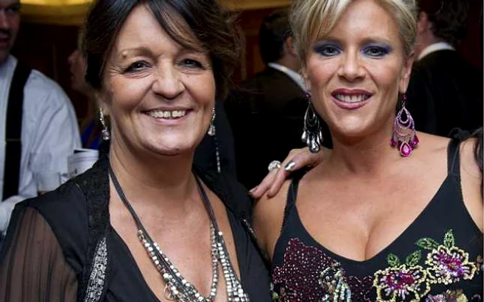 Myra Stratton (stânga) şi Samantha Fox au format un cuplu timp de 16 ani FOTO Daily Mail