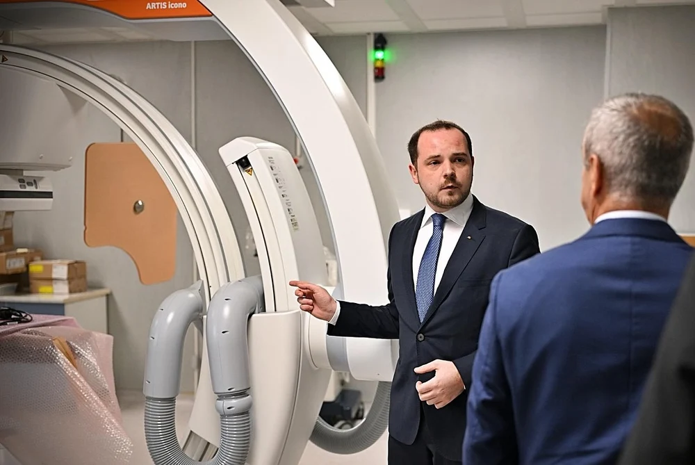 Angajații din spitale şi serviciile de ambulanţă scapă de tăierile de 10%. Rogobete: „Ar fi însemnat un nou exod din sistem”