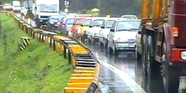 Traficul pe DN1 este intens, circulându-se, deja, bară la bară
