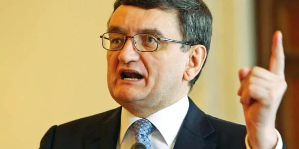 Victor Ciorbea „a uitat“ de episodul debarcării sale din Guvern, regizat de Băsescu  